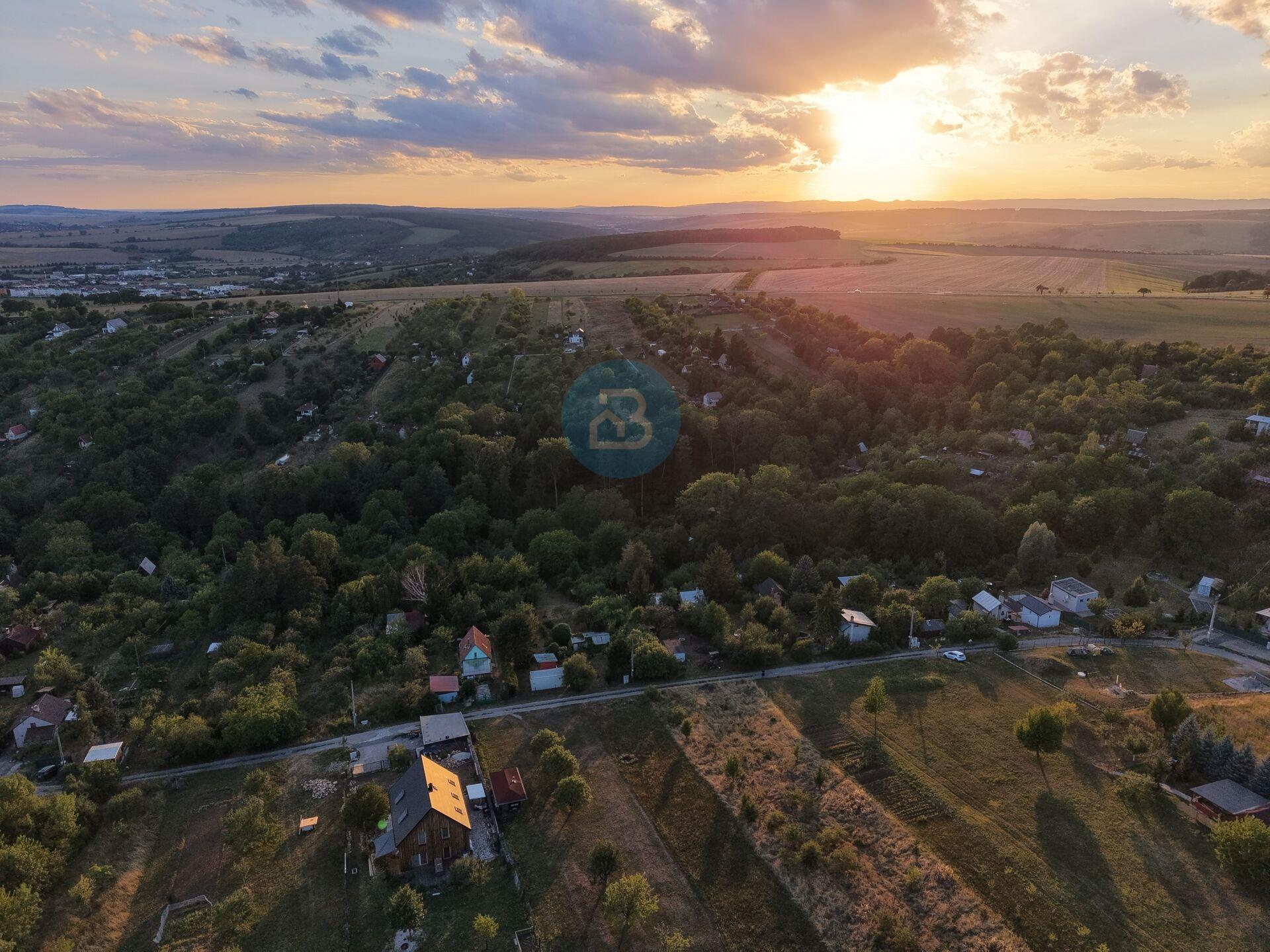 Prodej pozemku 1 073 m² s chatou – Uherský Brod – Vinohrady