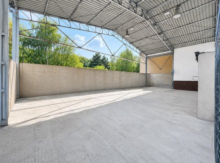 Pronájem skladu, 166 m²
