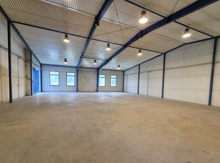Pronájem komerčního objektu, sklad, 425 m²
