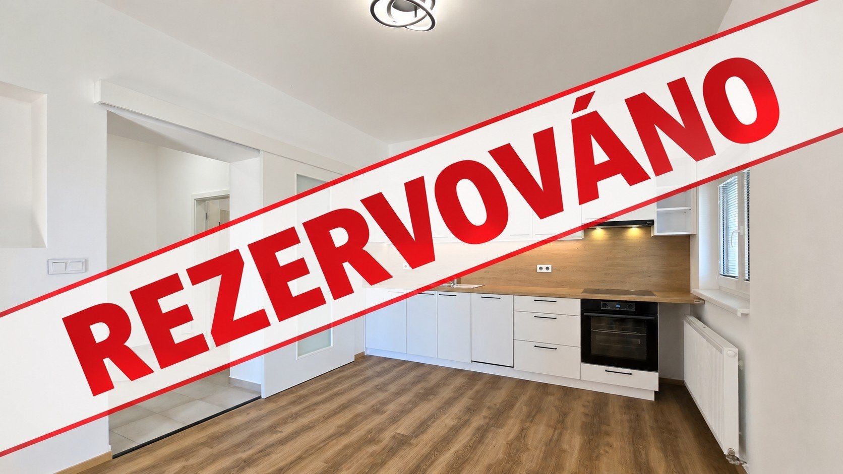 Moderní kuchyně s razítkem REZERVOVÁNO