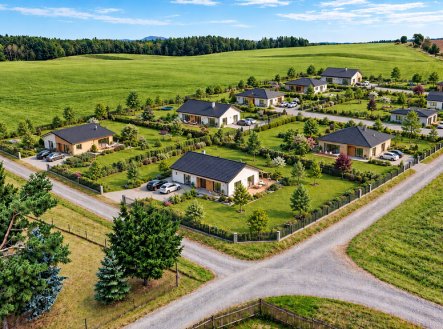 Prodej pozemku pro bydlení, 1 303 m²