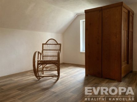 . | Pronájem - dům/vila, 280 m²
