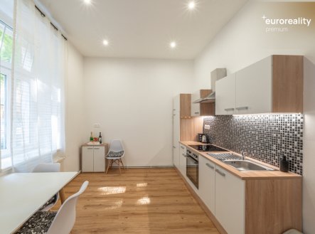 Pronájem bytu, 3+kk, 77 m²
