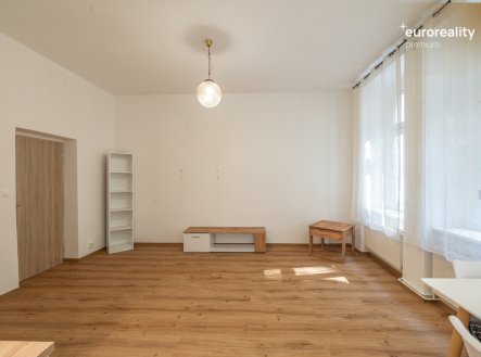 Pronájem bytu, 3+kk, 77 m²