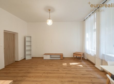 Pronájem bytu, 3+kk, 77 m²