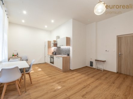 Pronájem bytu, 3+kk, 77 m²