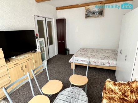 Pronájem bytu, 1+1, 37 m²