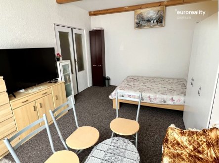Pronájem bytu, 1+1, 37 m²