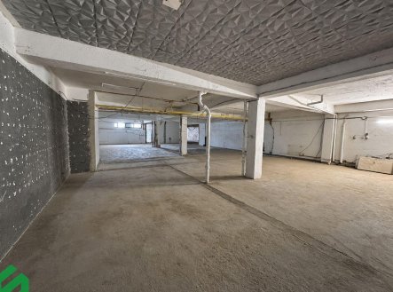 Pronájem skladu, 477 m²