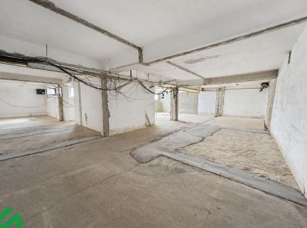 Pronájem skladu, 477 m²