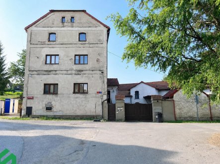 Pronájem skladu, 1 500 m²