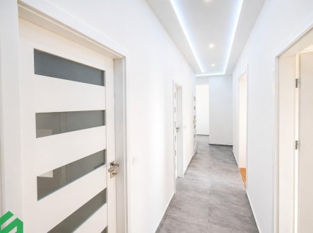Pronájem bytu, 4+kk, 104 m²