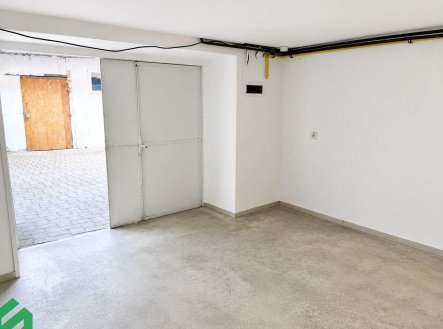 Pronájem skladu, 537 m²
