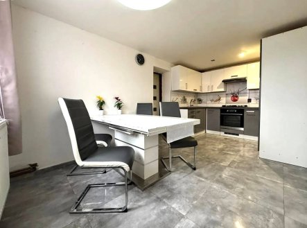 Bez popisku | Prodej - dům/vila, 130 m²