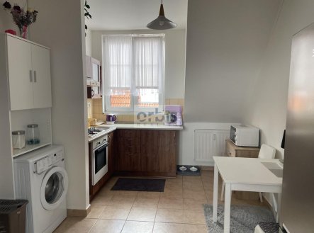 Pronájem bytu, 1+kk, 35 m²