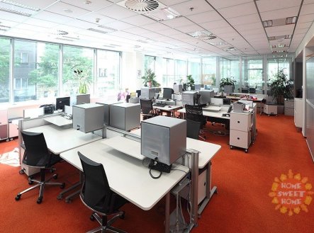 Pronájem kanceláře, 420 m²