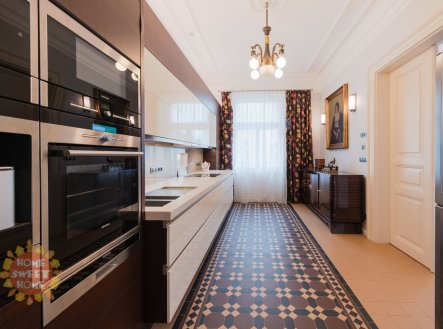 Pronájem bytu, 5+1, 184 m²