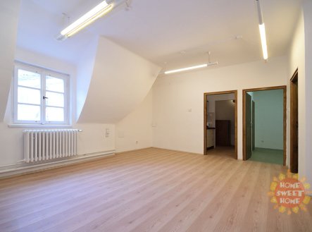 Pronájem kanceláře, 64 m²