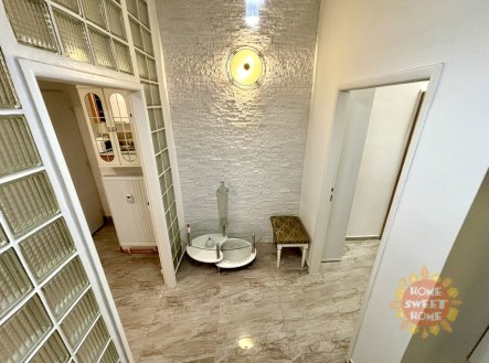Pronájem jiné komerční nemovitosti, 18 m²