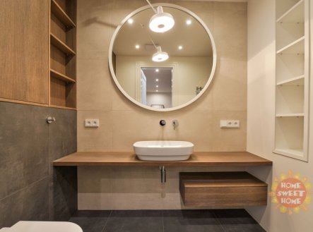 Pronájem bytu, 4+kk, 137 m²