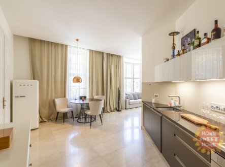 Pronájem bytu, 2+kk, 82 m²