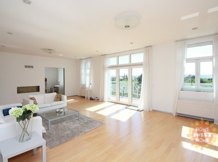 Pronájem bytu, 6+1, 221 m²