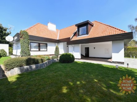 Pronájem kanceláře, 417 m²