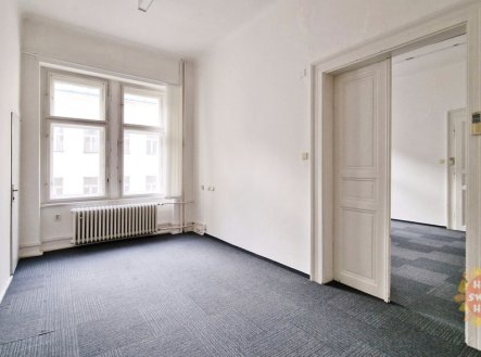 Pronájem kanceláře, 91 m²