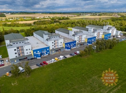 Pronájem skladu, 378 m²