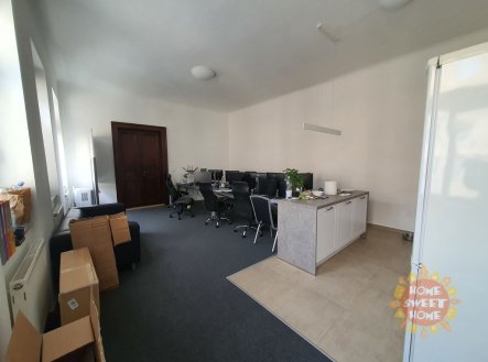 Pronájem kanceláře, 65 m²