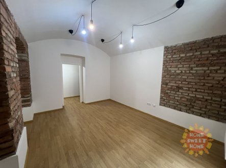 Pronájem kanceláře, 136 m²