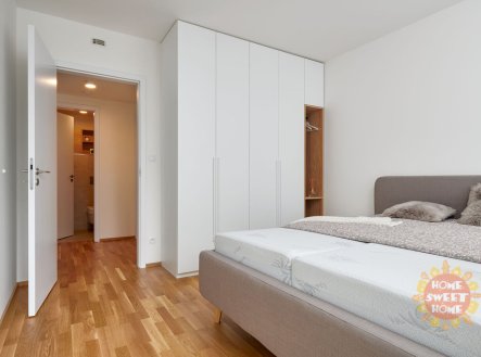 Pronájem bytu, 2+kk, 66 m²