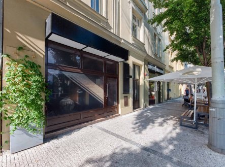 Pronájem obchodní prostory, 220 m²