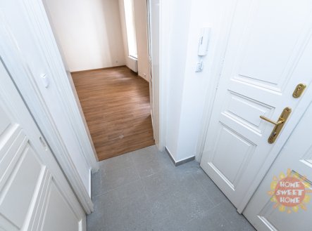 Pronájem bytu, 1+kk, 35 m²