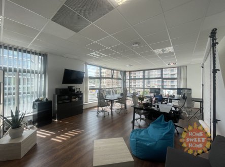 Pronájem kanceláře, 52 m²
