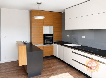 Pronájem bytu, 3+kk, 85 m²