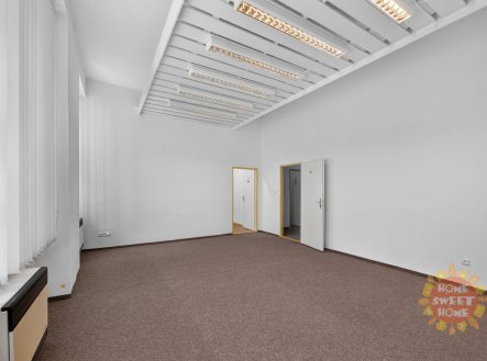 Pronájem kanceláře, 82 m²