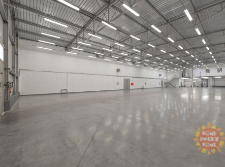 Pronájem skladu, 1 395 m²