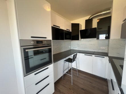 Pronájem bytu, 4+kk, 85 m²