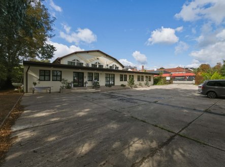Pronájem kanceláře, 849 m²