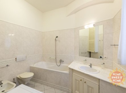 Pronájem bytu, 4+kk, 122 m²