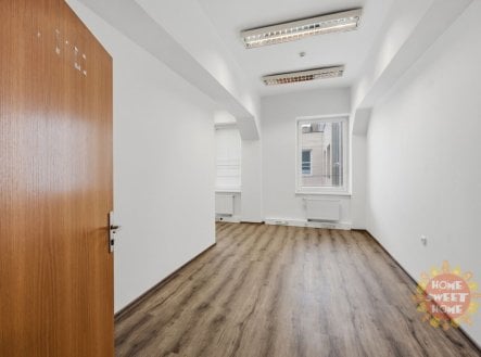 Pronájem kanceláře, 73 m²