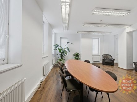 Pronájem kanceláře, 73 m²