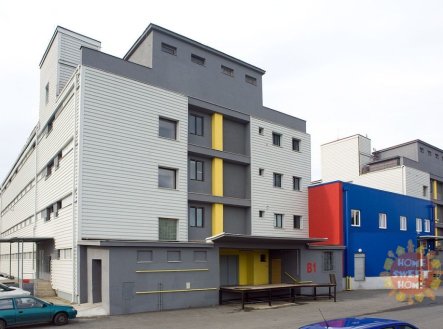 Pronájem skladu, 903 m²