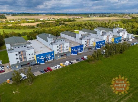 Pronájem skladu, 903 m²