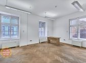 Pronájem kanceláře, 212 m²