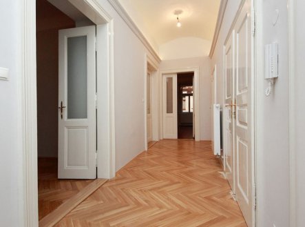 Pronájem kanceláře, 108 m²