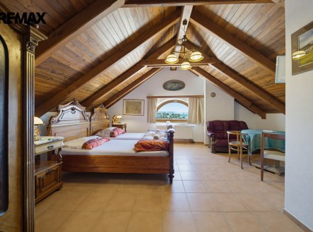 Prodej hotel, 961 m²