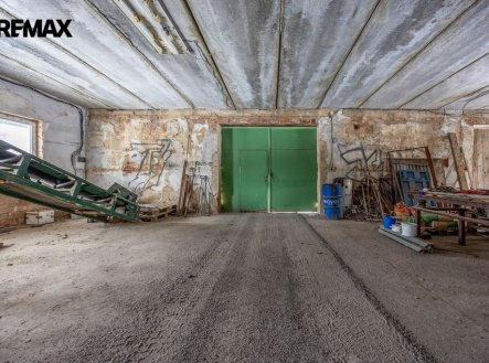 Pronájem skladu, 1 460 m²