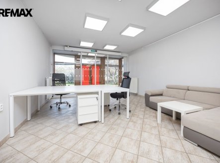 Pronájem obchodní prostory, 120 m²